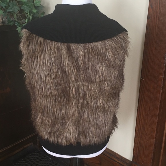 🎉Faux Fur Vest - Picture 3 of 6
